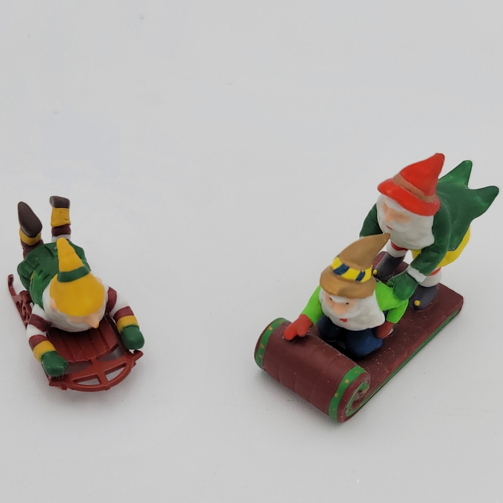 Department 56 "Testing The Toys " Christmas Village #5805 Heritage Village